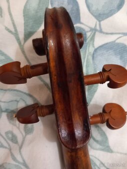 Predám staré husle celé, značené. - 4