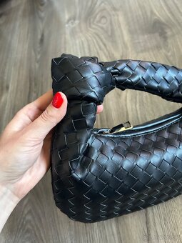 Čierna uzlikova kabelka - 4