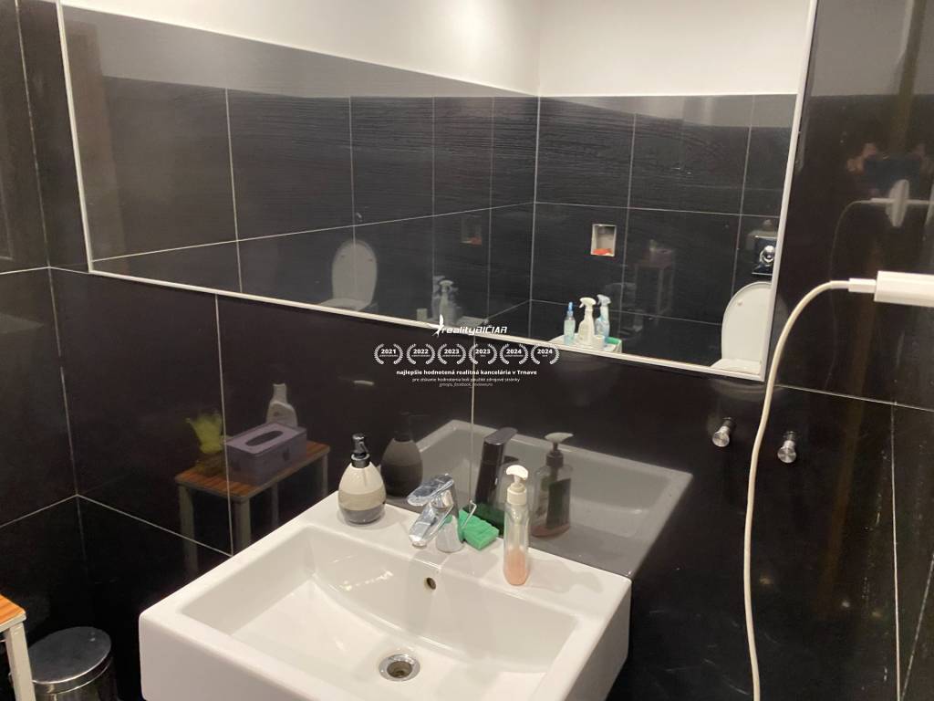 Na prenájom obchodný priestor " Kaderníctvo " - 5