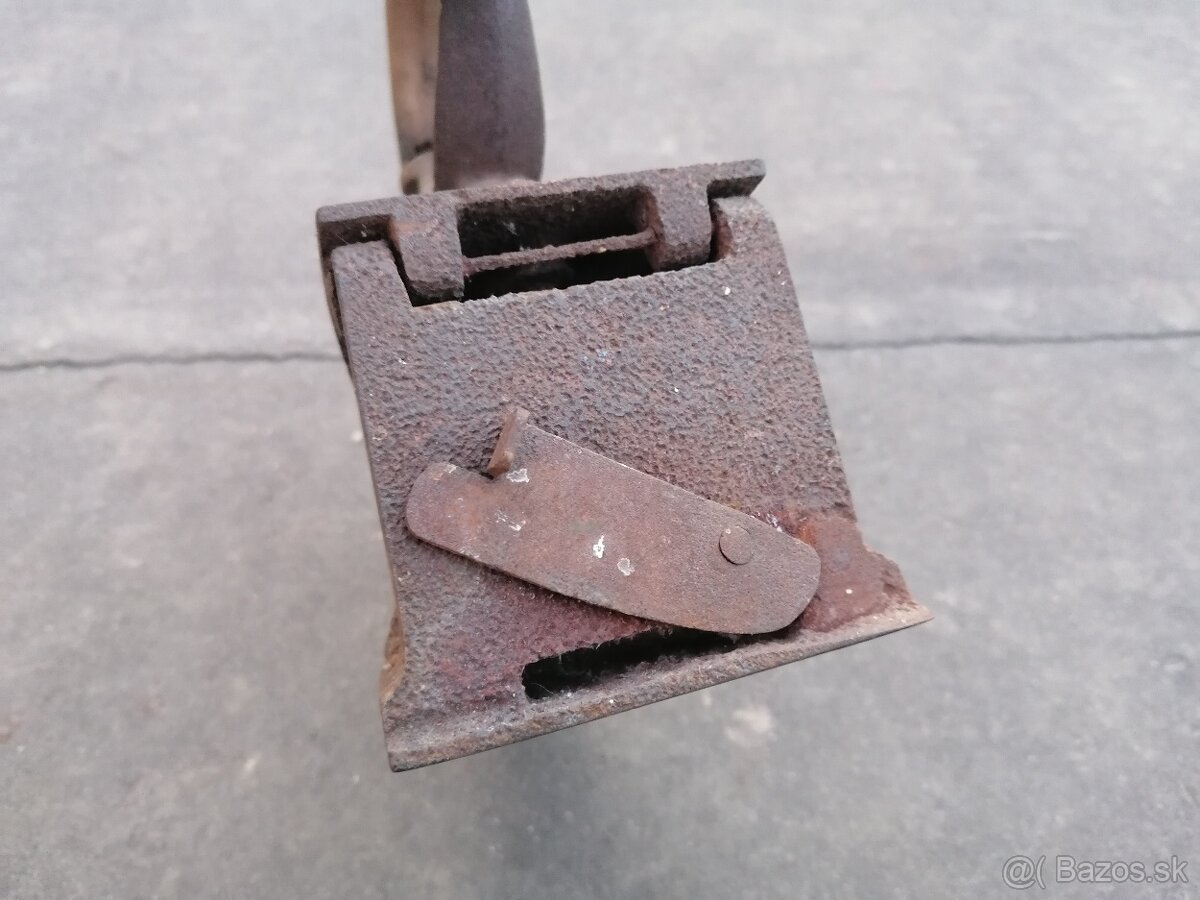 Predám starožitná žehlička - 5