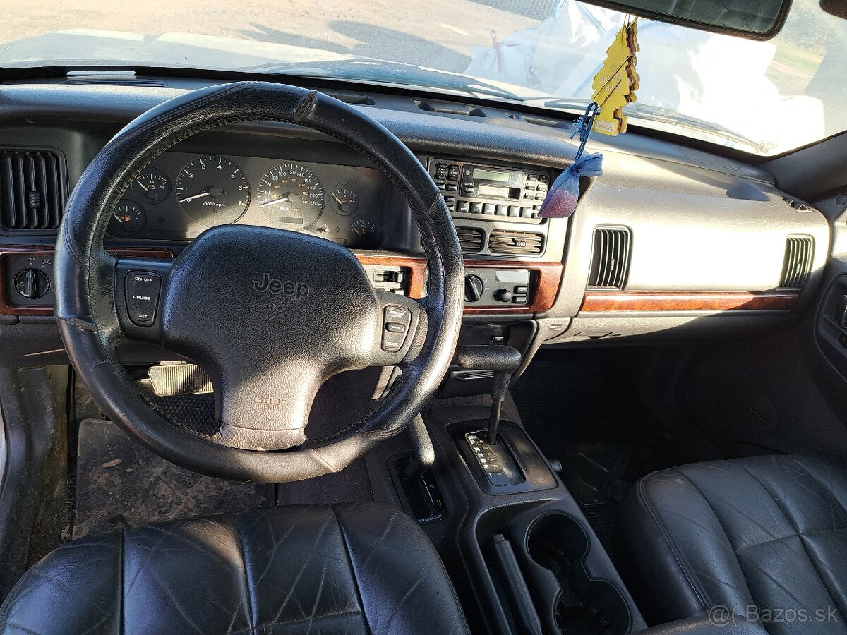 Jeep Grand Cherokee 4.0 - 5
