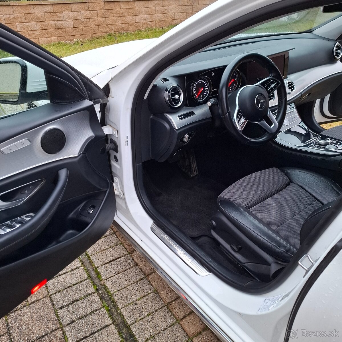 Mercedes Benz E220 D 4Matic cena s DPH - 5