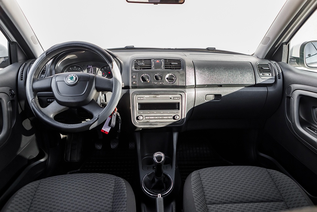 Škoda Fabia Ambiente 1 16V 63kW M5 12/2012 - 5