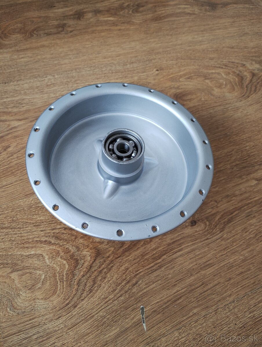 Predám krásny stred kolesa Jawa pérák 250 Janeček 150mm - 5