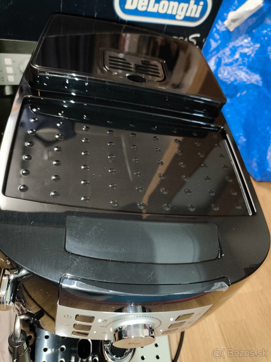 DeLonghi Magnifica ECAM 22.115B - 5