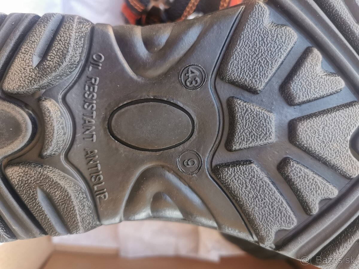 Predám pracovnú pánsku obuv č. 43 - 5