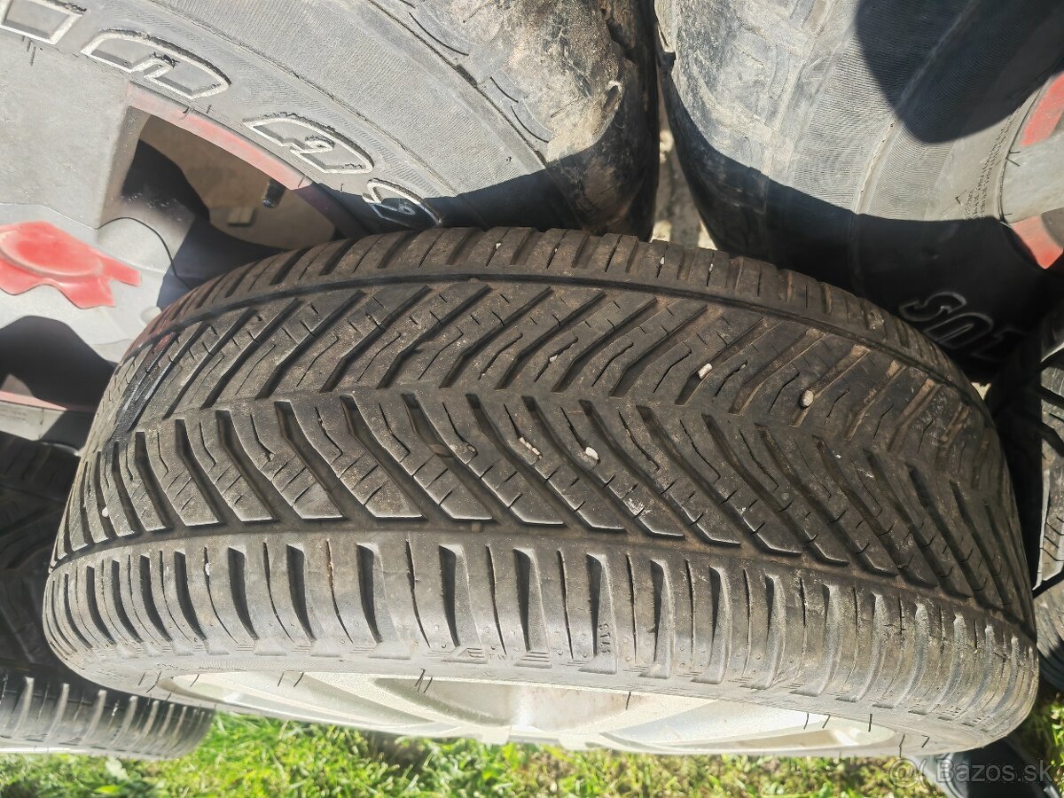 Predám Pneu+disky 225/45 R17 - 5