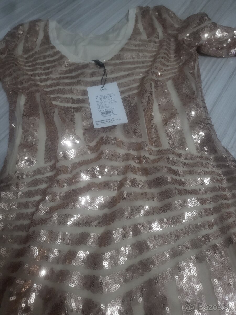 Zlaté koktejlové mini šaty - 5