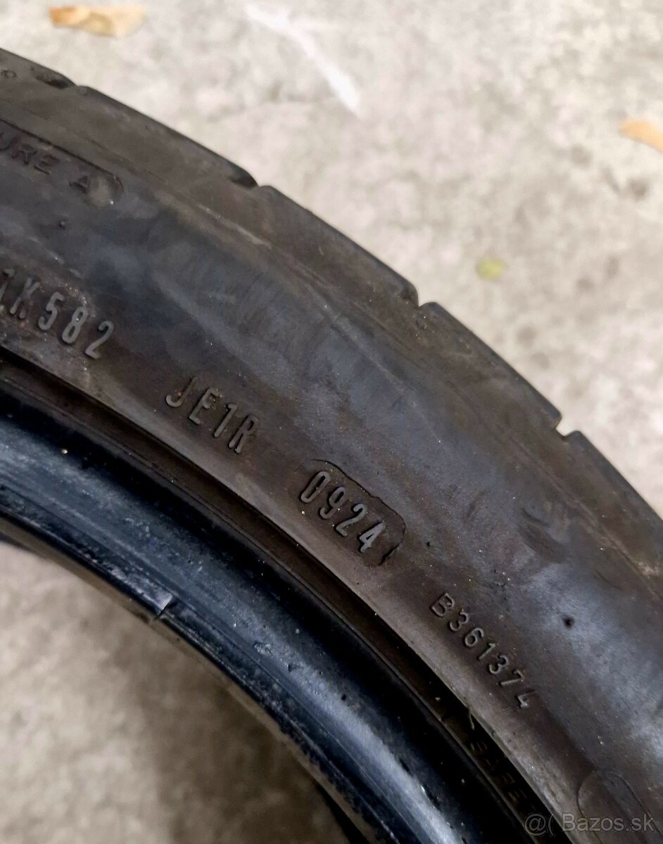 225/45r19 Dunlop SportMaxx - 5