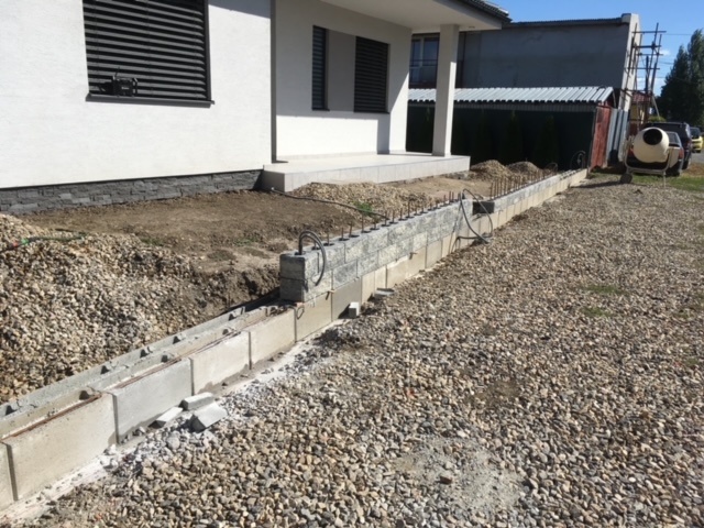 Brány , Oplotenie , Stavby plotov - 5