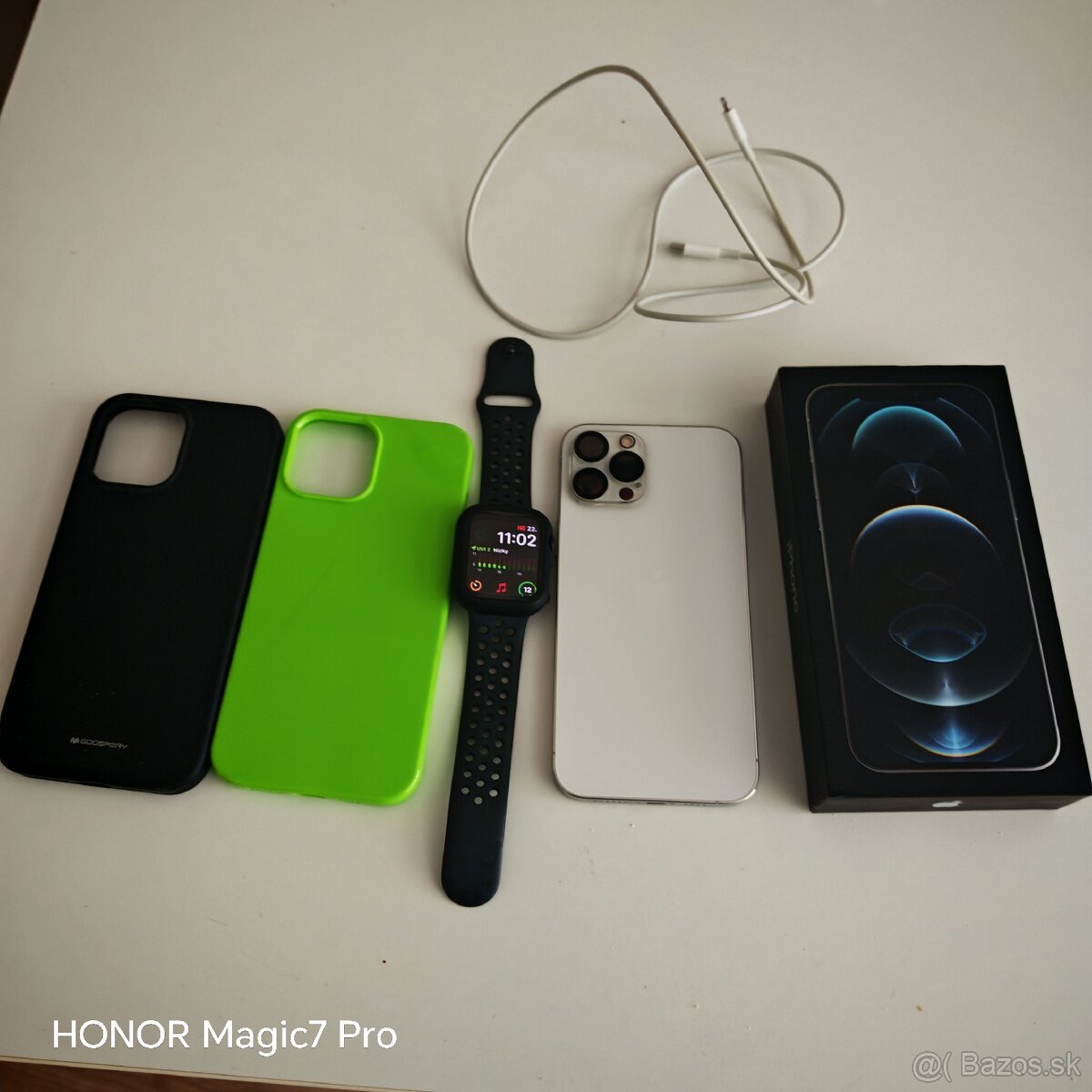 Iphone 12 pro Max biely +Apple watch 7 44 mám - 5