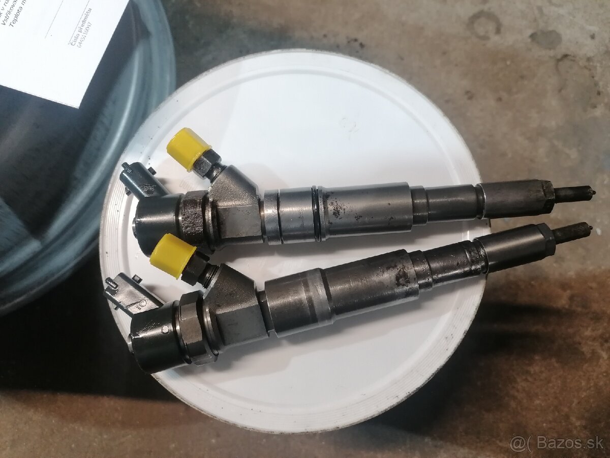 Vstrekovače M57 7785984 - 5