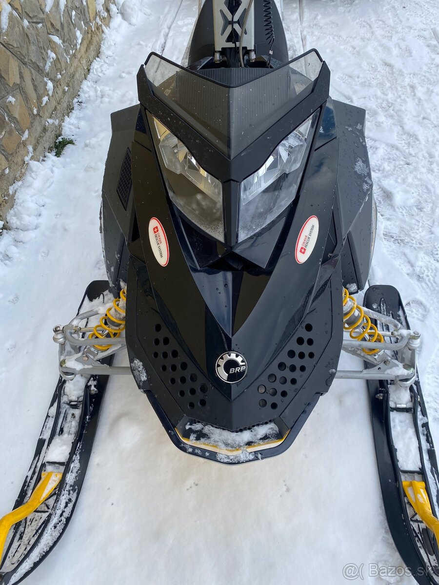 Predám snežný skúter ski-do 800 - 5