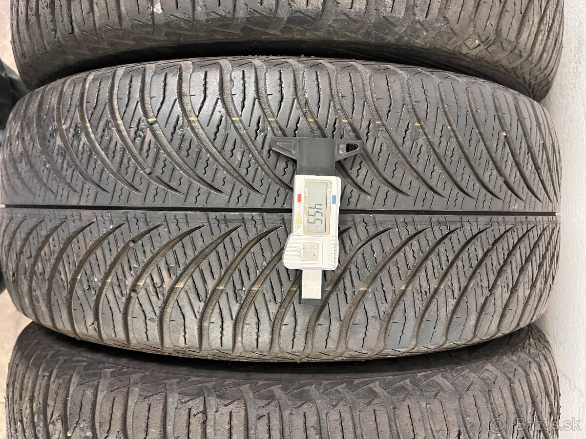 215/55R17 Good year celoročné - 5