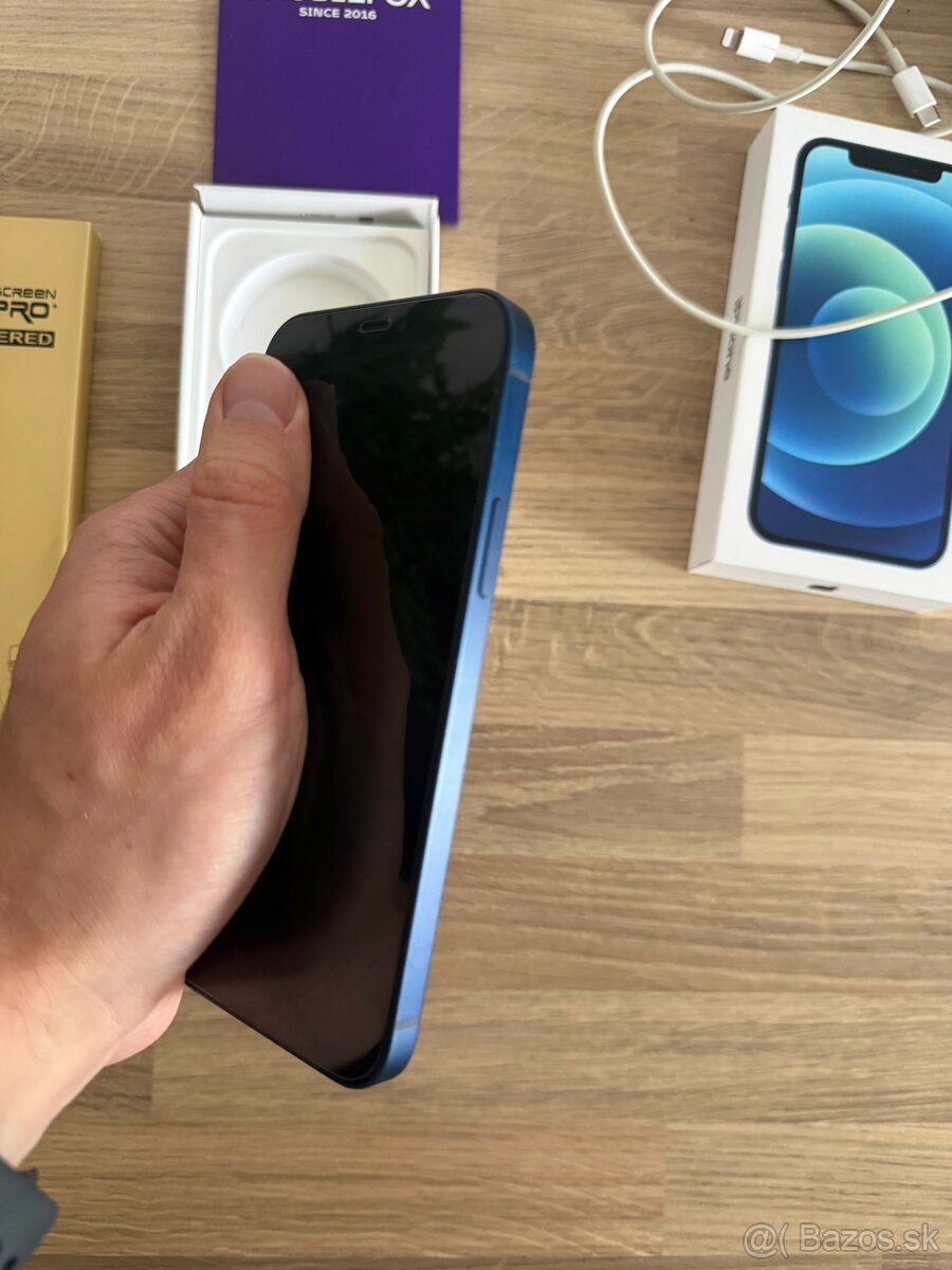 Predám iPhone 12 64GB modrý + obaly a sklá - 5