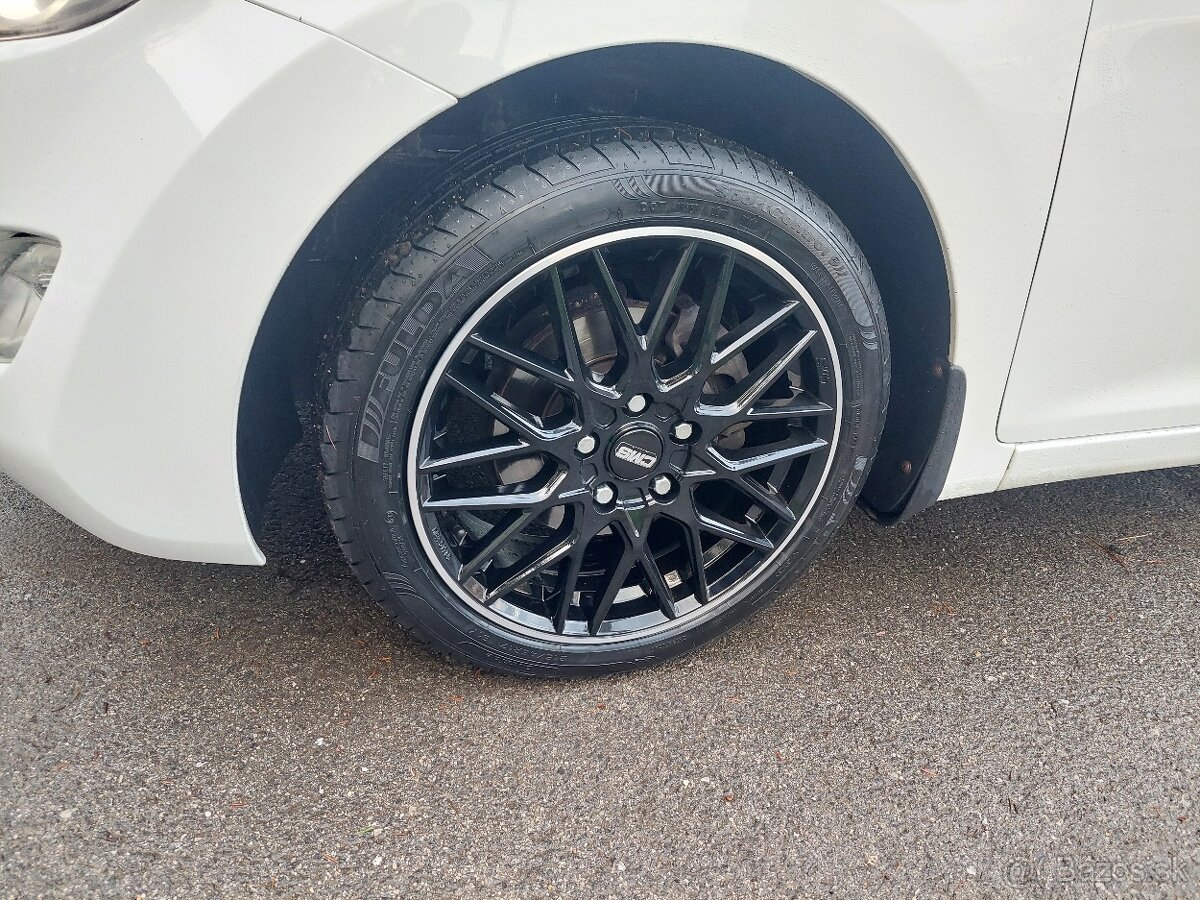 Hyundai Elantra 1,6i 97kW - 5