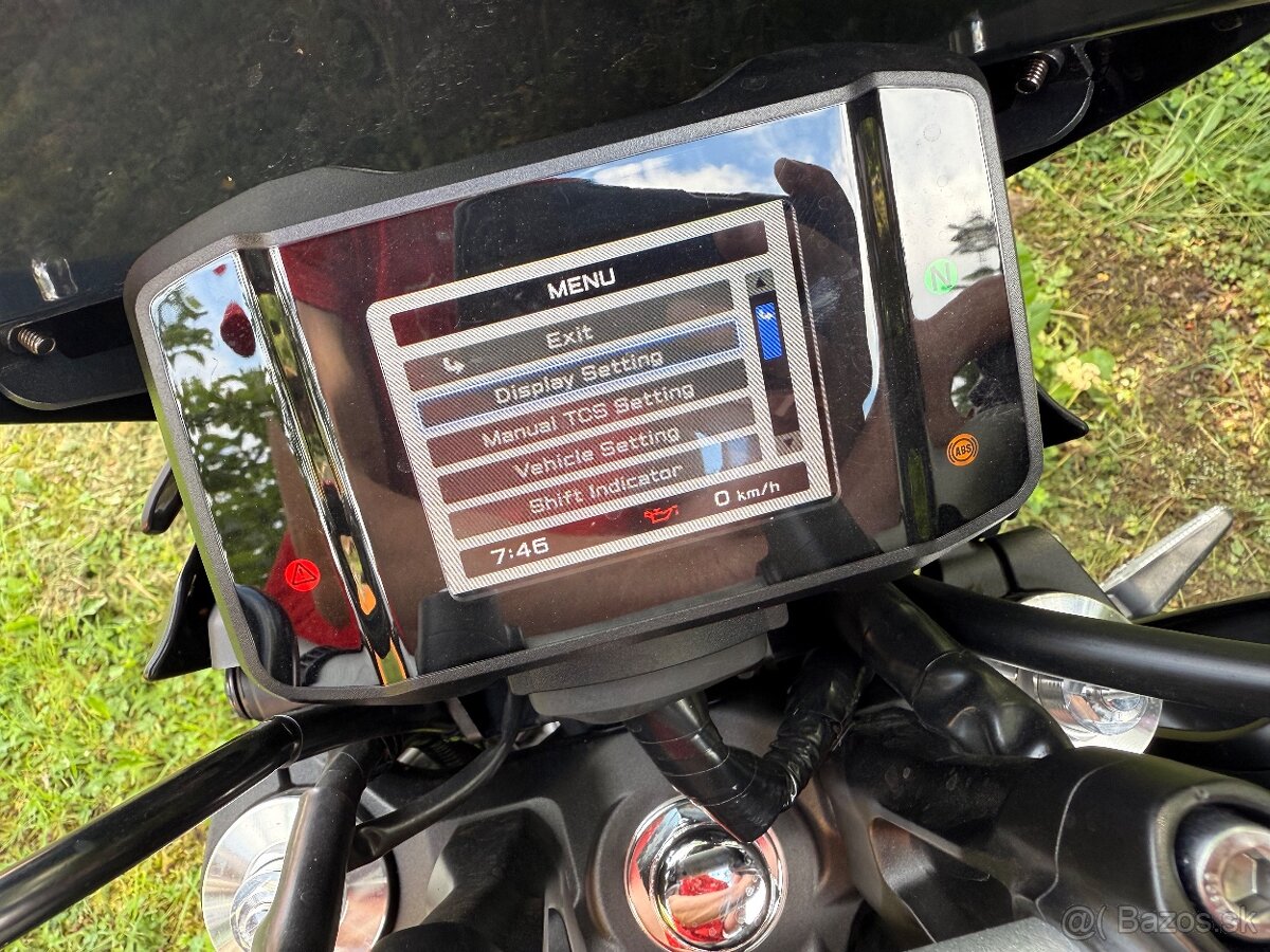 Yamaha MT09 - 5