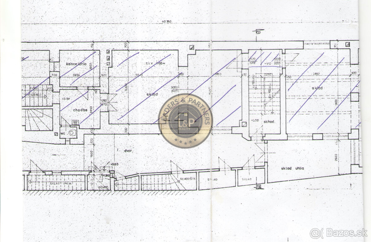 Rodinný dom   v centre Trenčína  vhodný na investíciu - 5