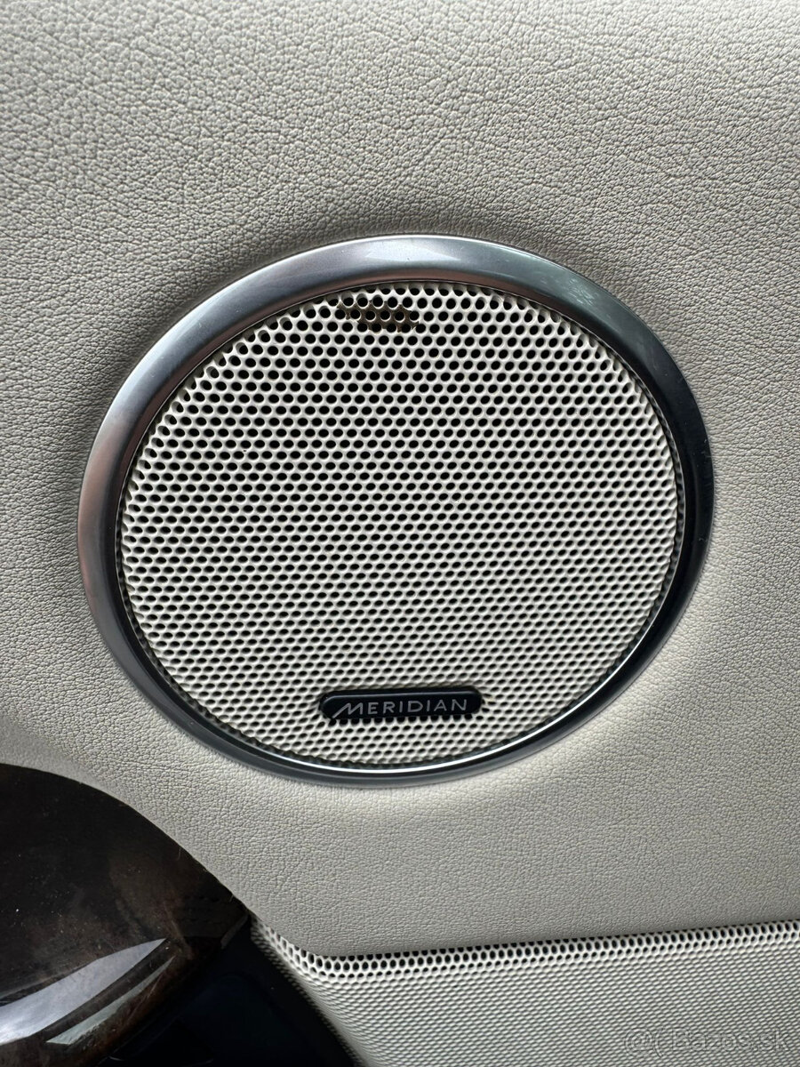 Land Rover Range Rover 4.4 SDV8 Autobiography-luxusní výbava