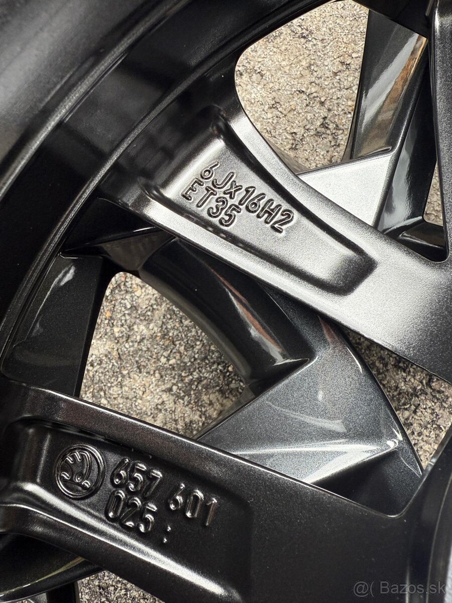 ORIGINAL ŠKODA SCALA/KAMIQ DISKY 5x100 R16 BLACK TOP - 5