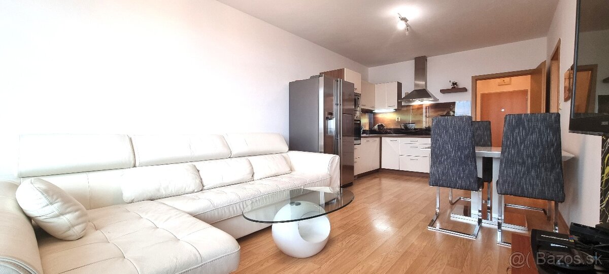 PEKNÝ KLIMATIZOVANÝ 2i. BYT 55 m2 S PARKOVANÍM V BRATISLAVE. - 5