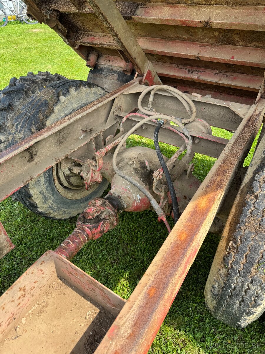 Vlecka s pohonom za traktor - 5