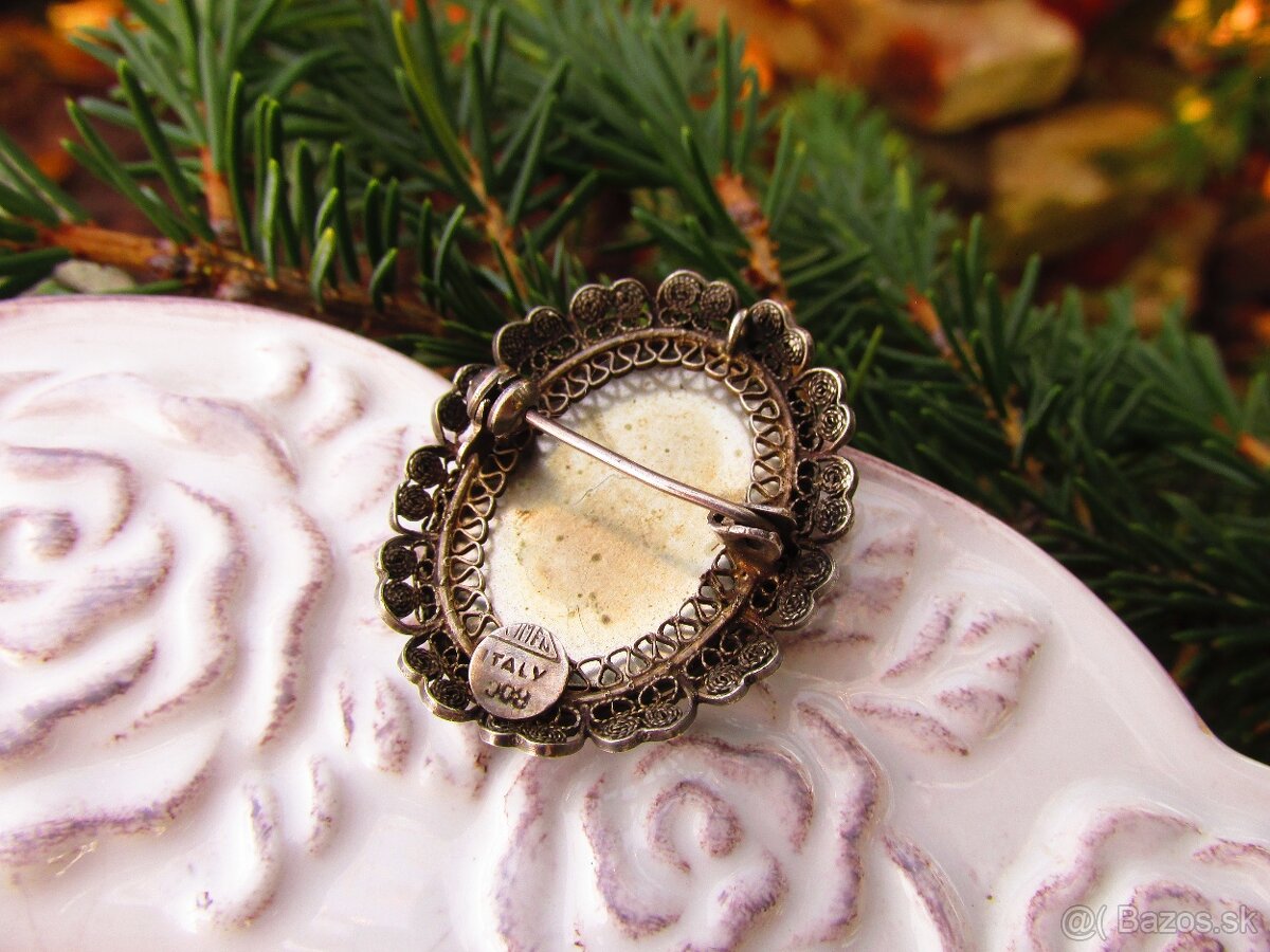 Strieborná filigránová brošňa s výšivkou, Ag 800 - 5