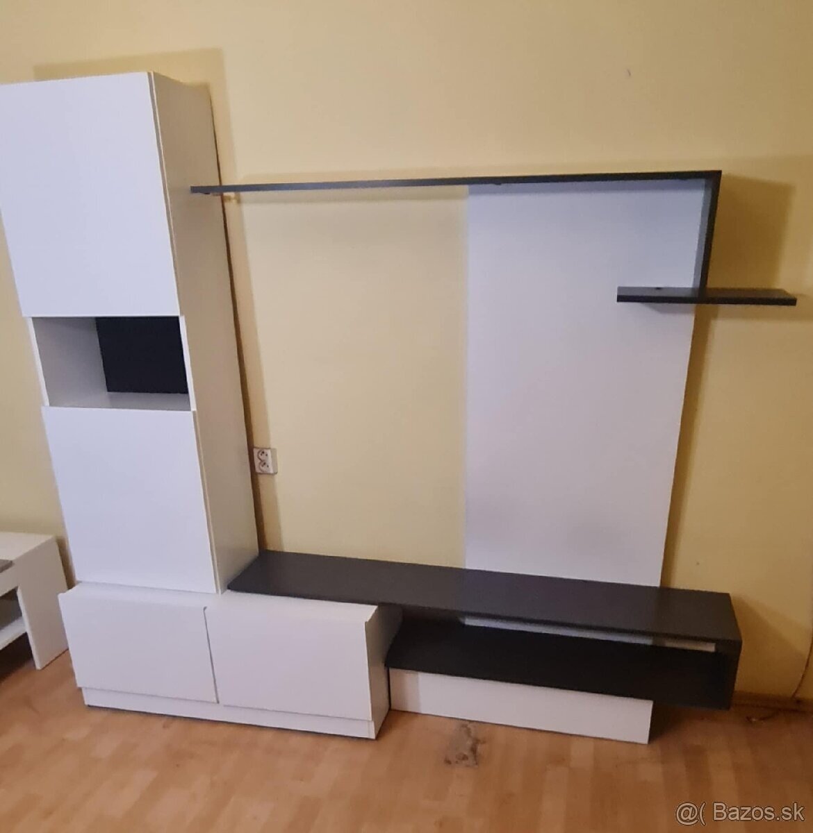 Predám obývaciu stenu biela lesklá - 5