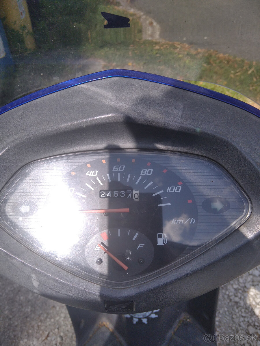 Honda Lead SCV 100 - 5