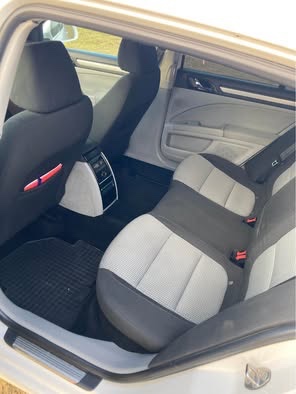 Predám Škoda Superb II 2.0TDI DSG - 5