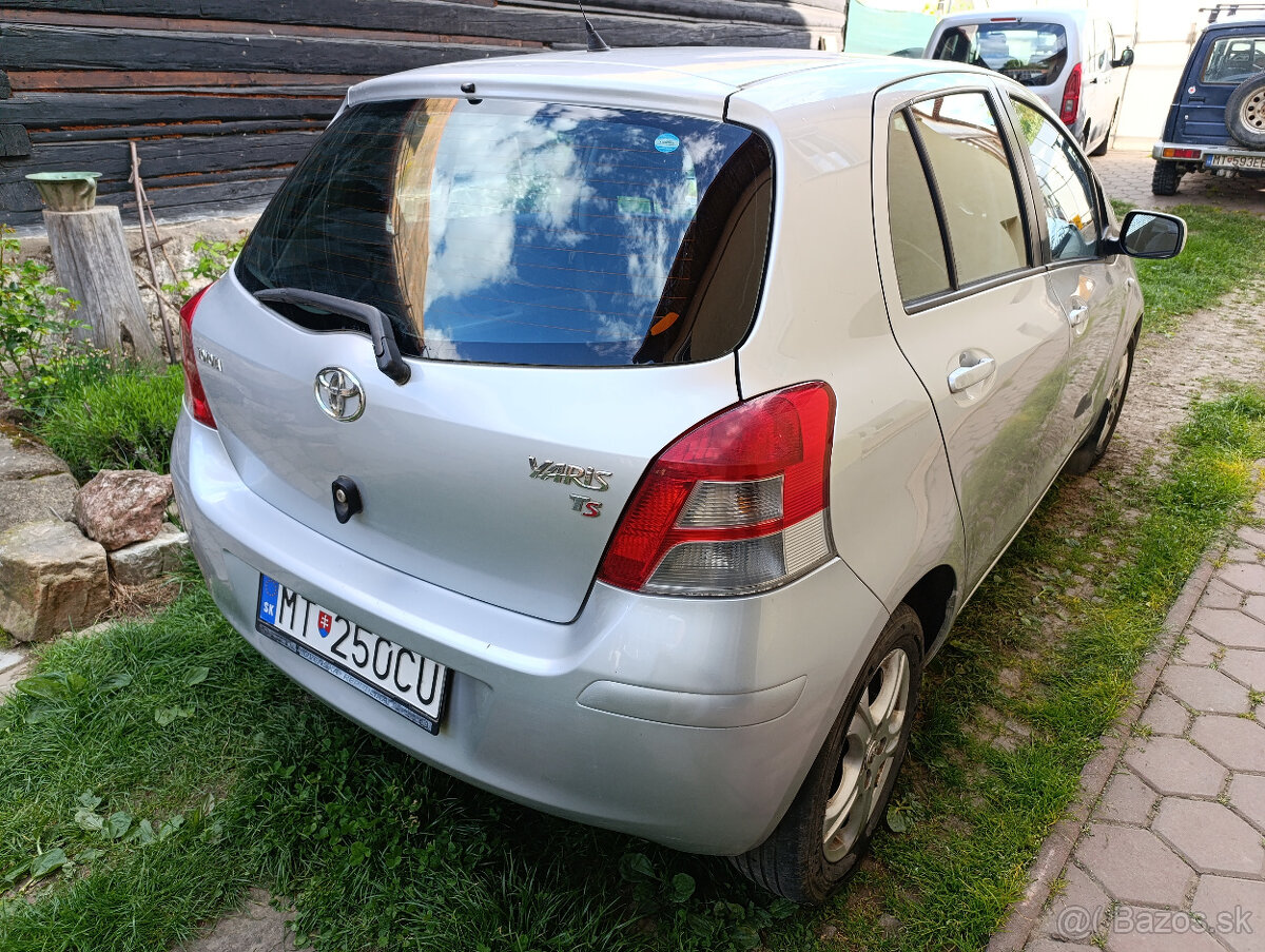 Predám TOYOTA YARIS 1.4D TS - 5