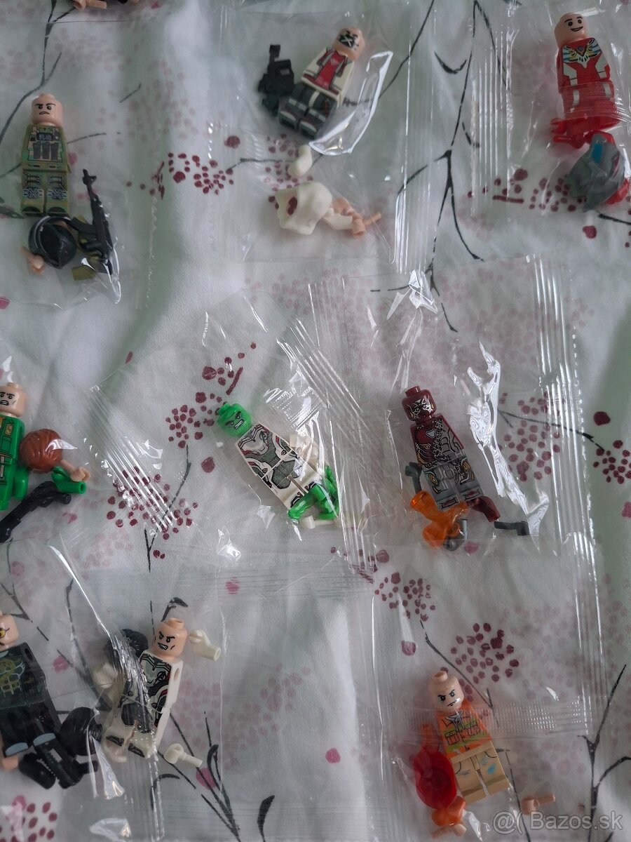 ✅ 30x Lego postava - 5