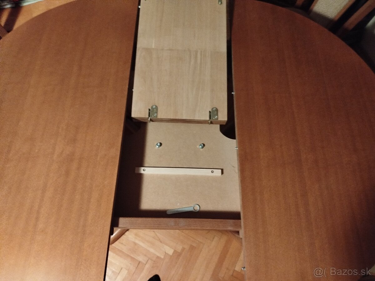 Drevený kruhový rozkladací stôl - 5