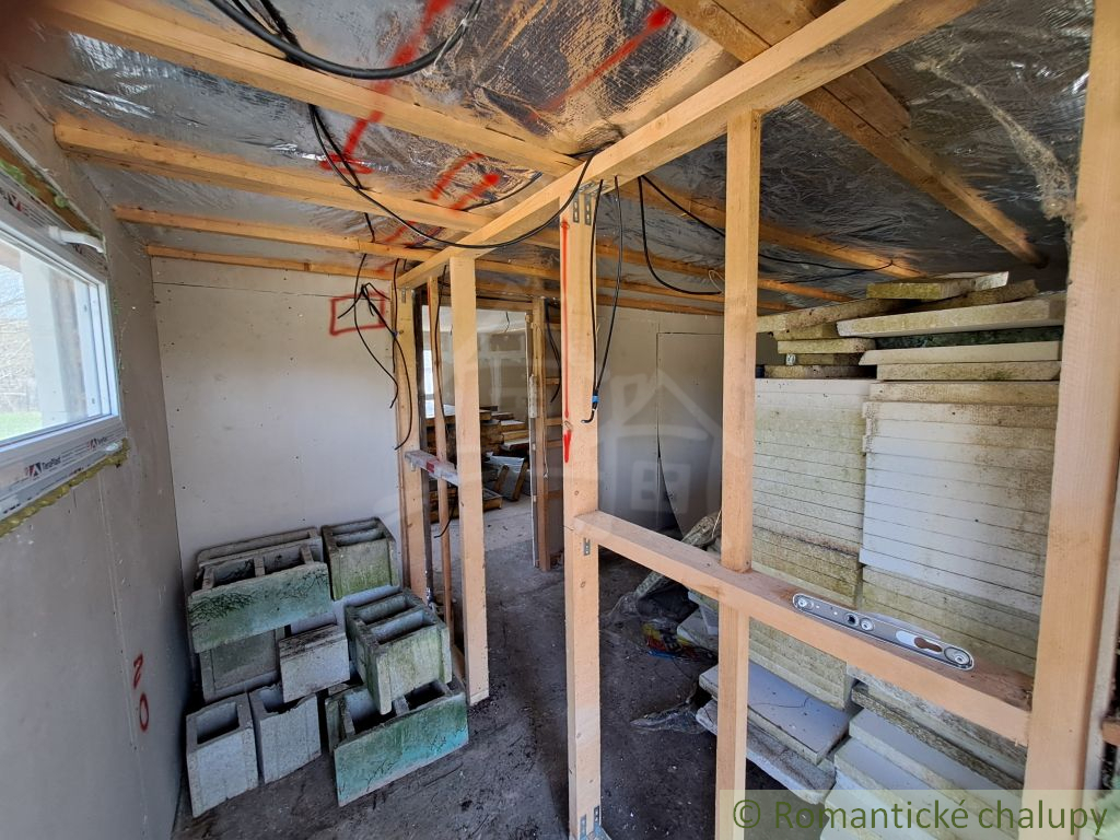 Rozostavaná chatka v rekreačnej oblasti Moravany nad Váhom - 5