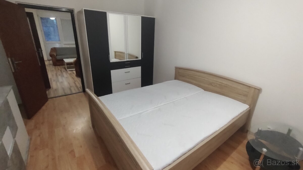 Akcia "Black Sabat" Prenajmem 3i byt v Trenčíne na Juhu - 5