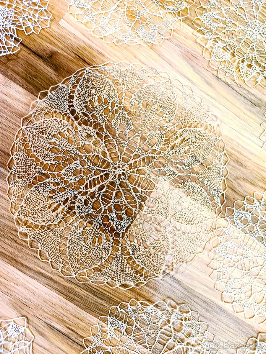 RUČNE HÁČKOVANÉ KRÁSNE DEČKY-3 SADY - 5