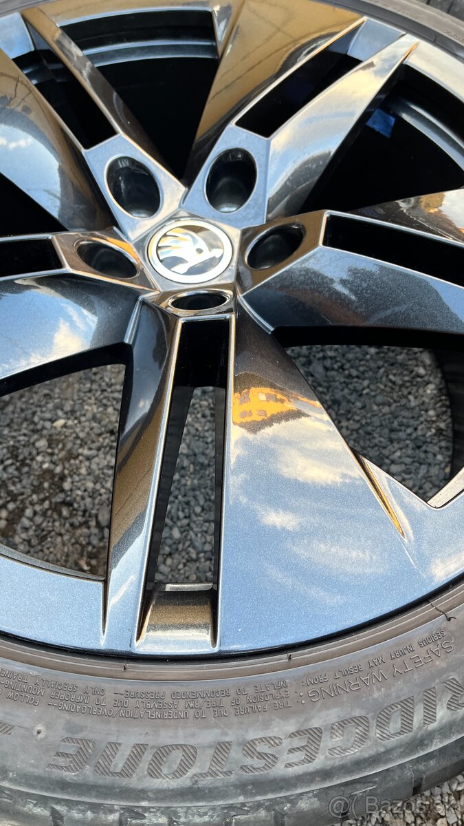 Letná sada 5x112 r19 235/40 superb - 5