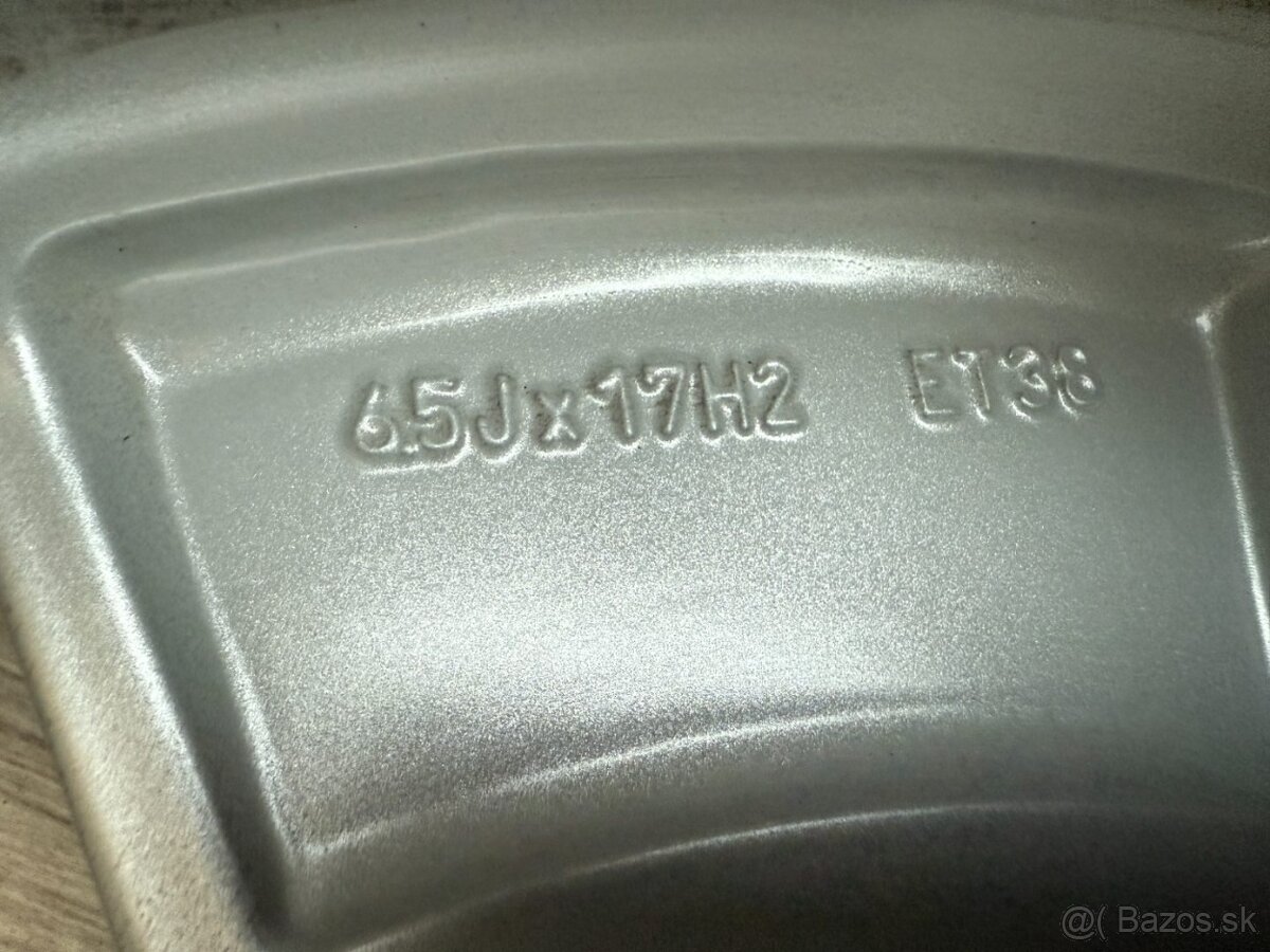 R17 ORIG.ALU KOLA ŠKODA KODIAQ NANUQ 215/65/17 99% - 5