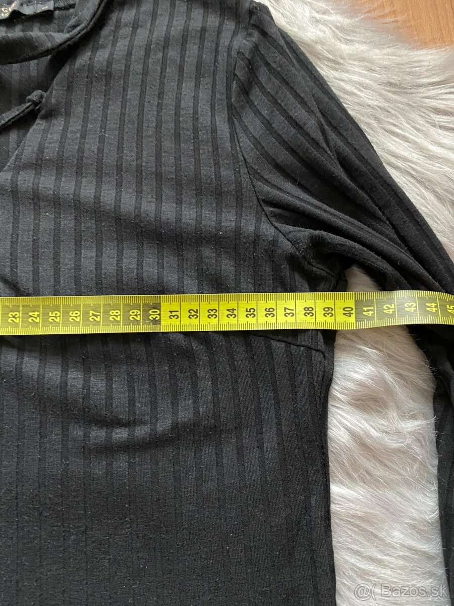 3x čierne body - 5