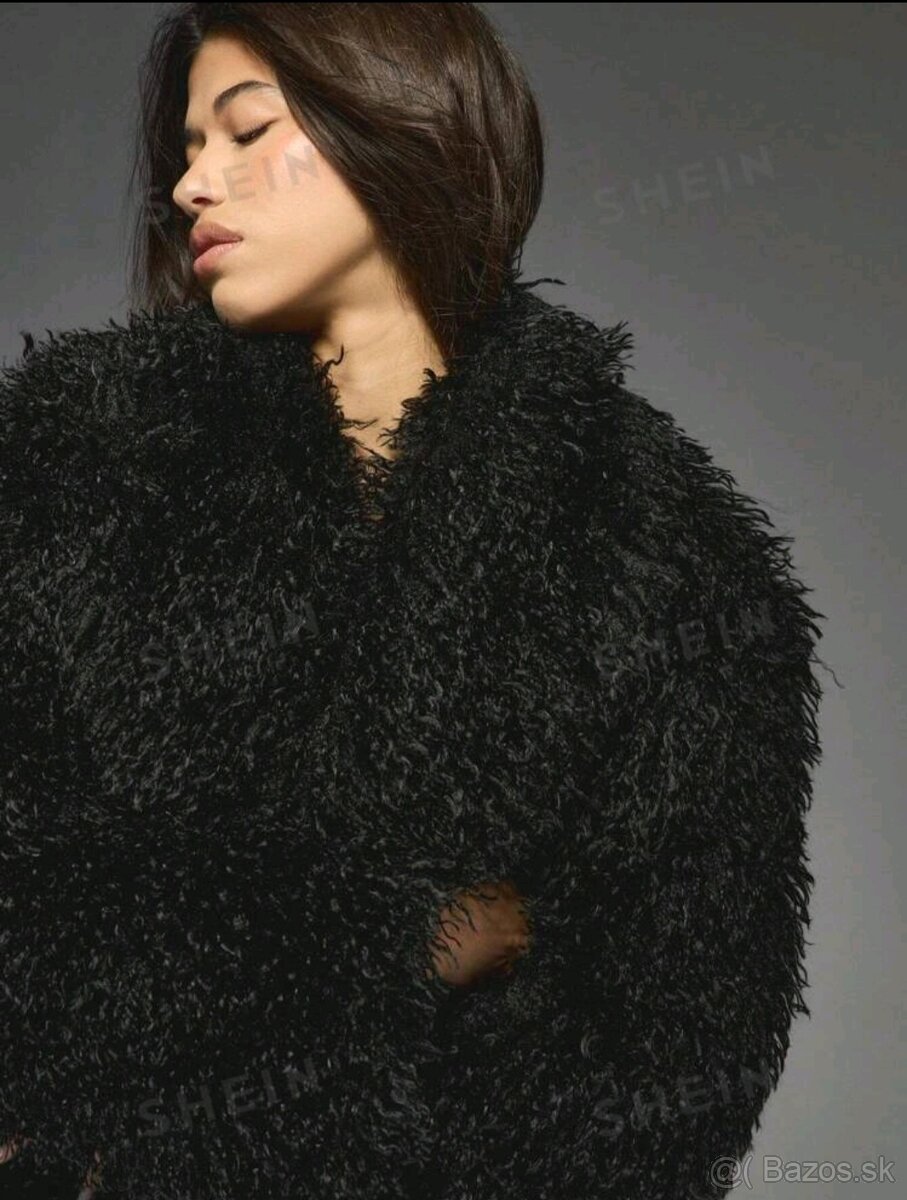 Čierny dlhý chlpatý kozuch v.M/L..PC-120€ - 5