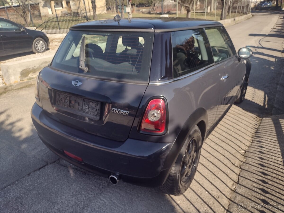 MINI COOPER 1.4 BENZIN 70 KW ROK VYROBY 2009 - 5