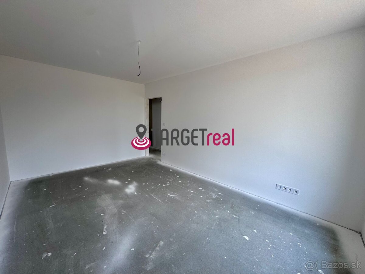 TARGETreal┃4 izbový rodinný dom s nádherným 720 m pozemkom a - 5