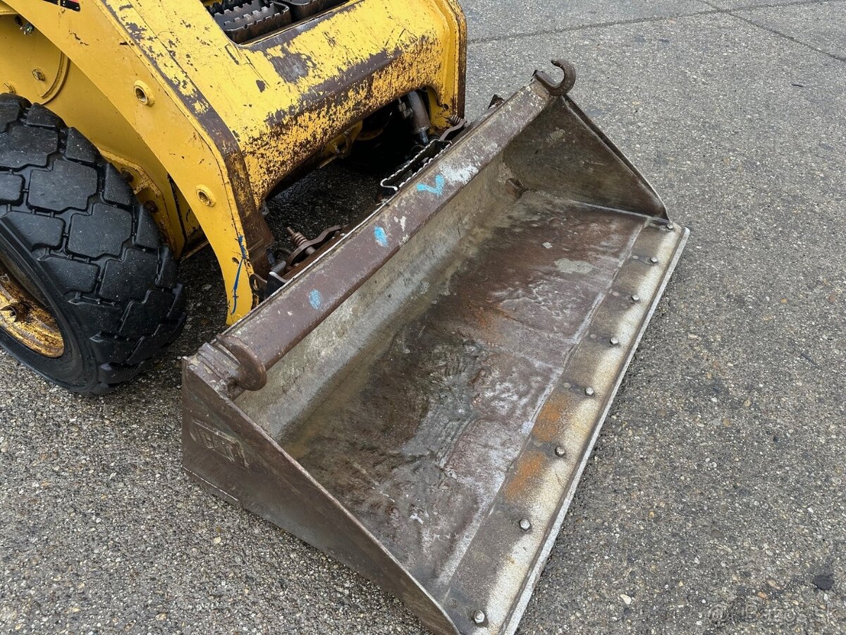 CATERPILLAR 226 4X4 2002 VIN 409 - 5