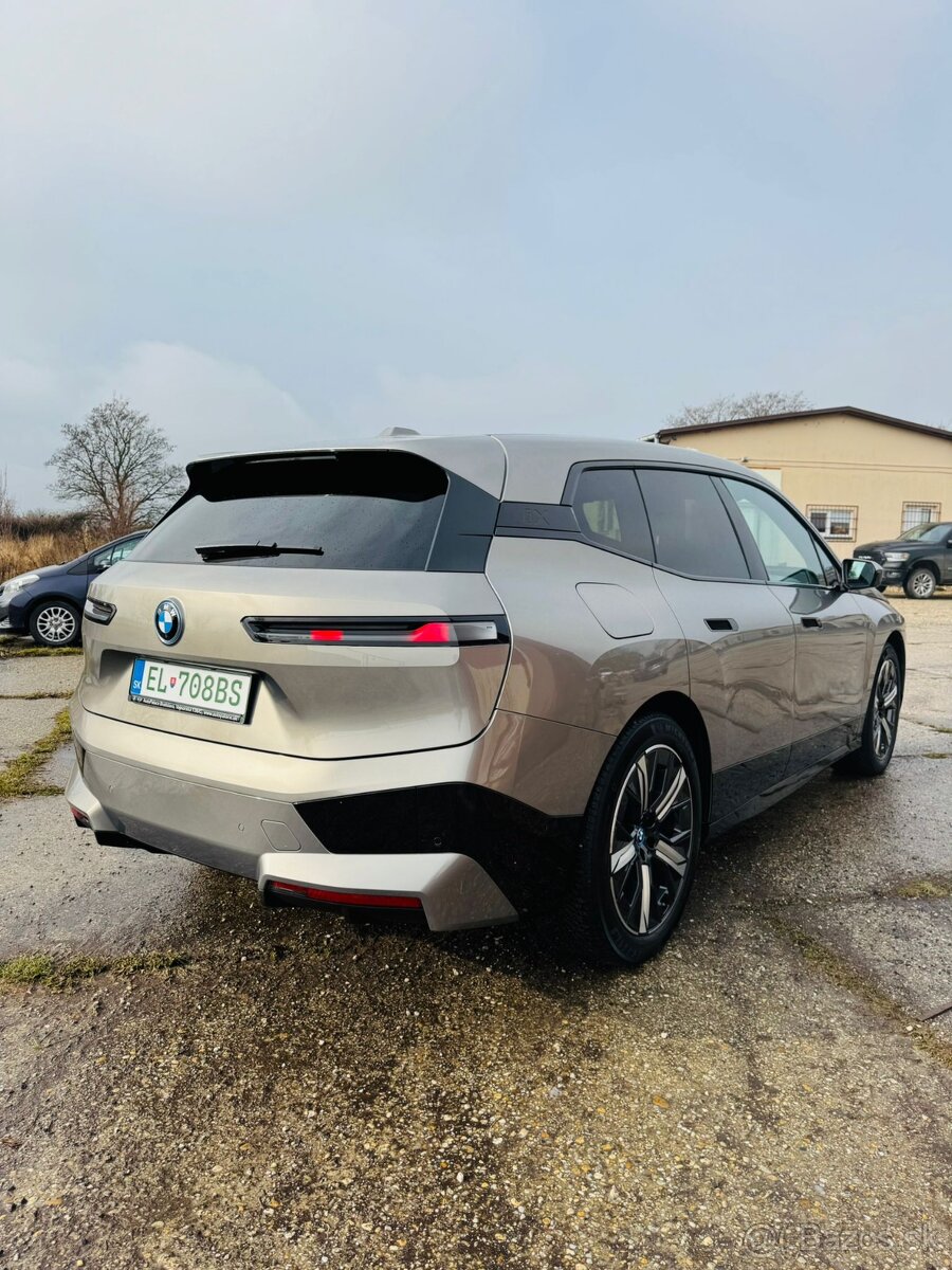 Predam BMW iX50 Xdrive - 5