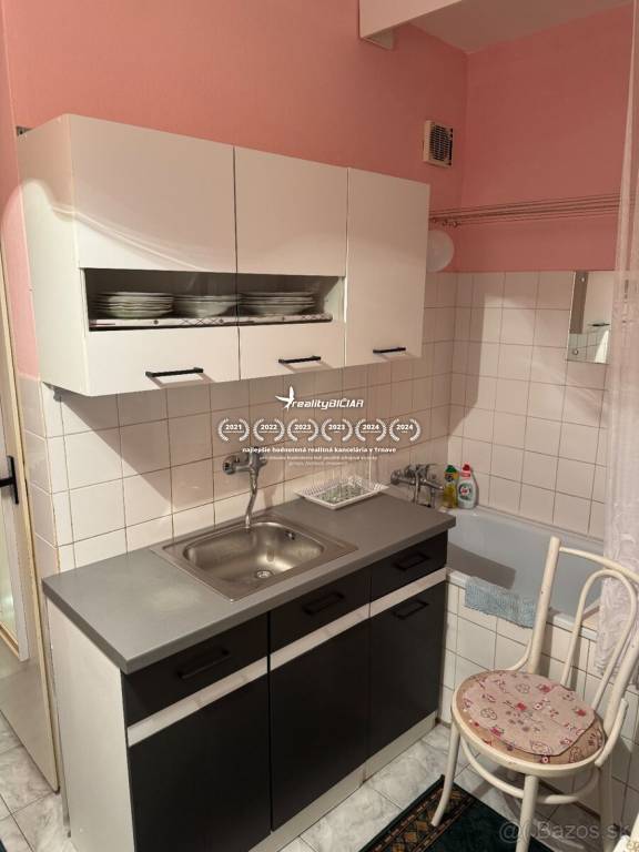 Na predaj garsónka v Galante - 5