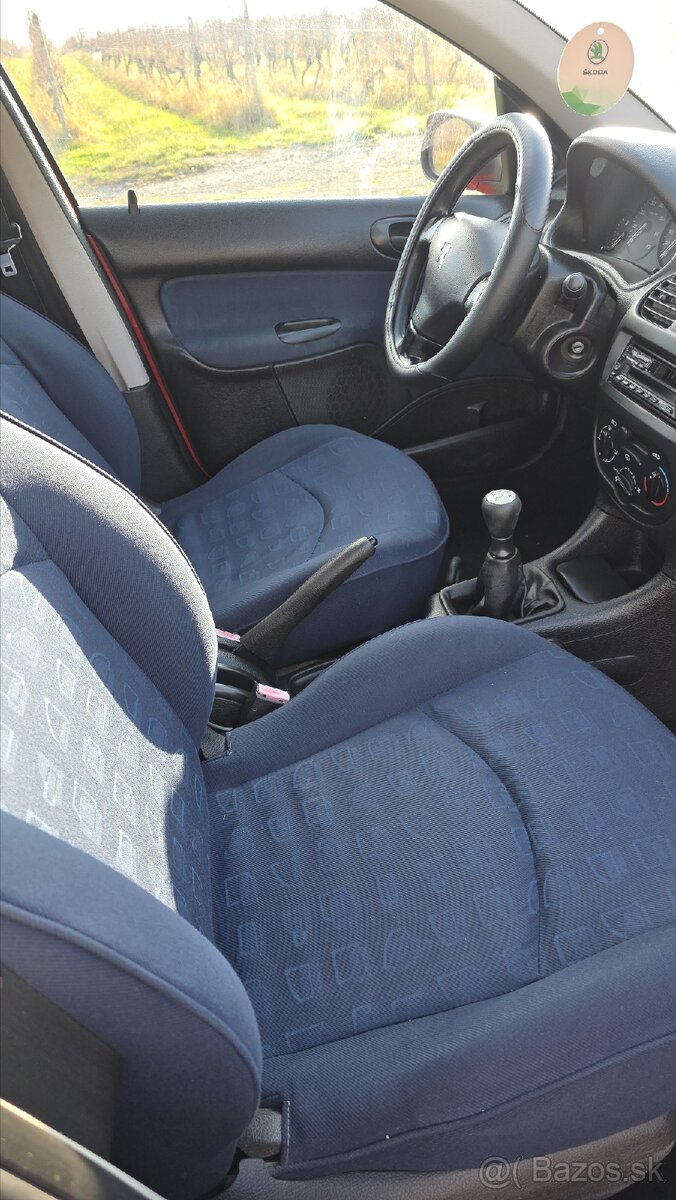 Predám Peugeot 206 1,1 benzín 44 kw - 5
