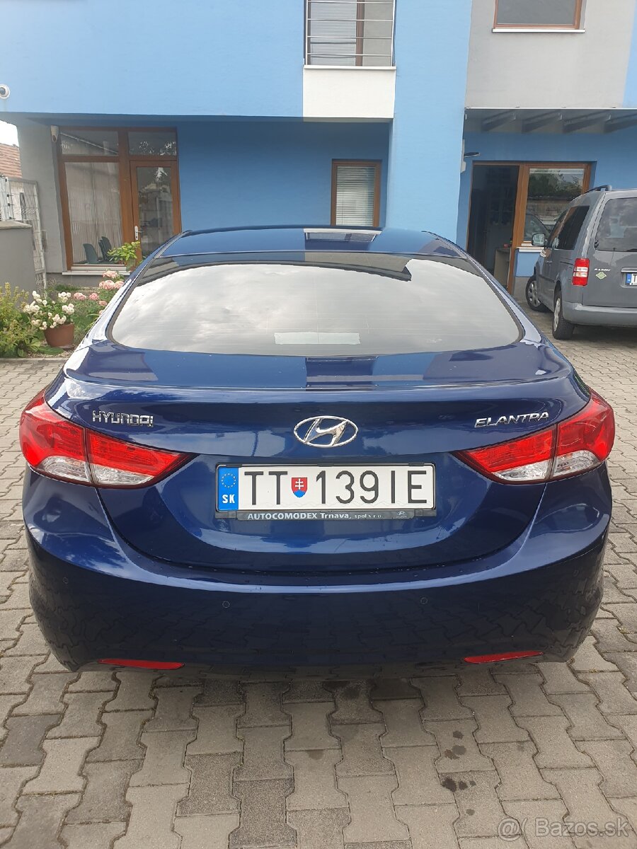 Hyundai Elantra 1,6i - 5