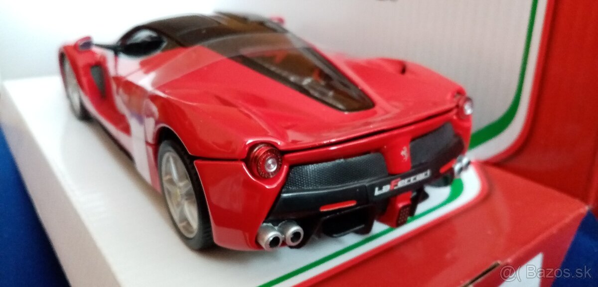 La Ferrari 1:24 Burago - 5