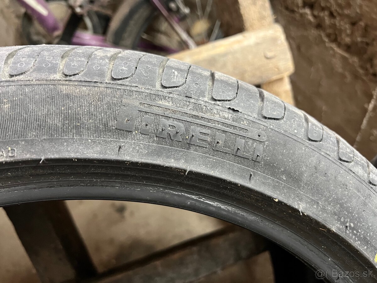 Letné gumy 235/40 R19 96W - 5