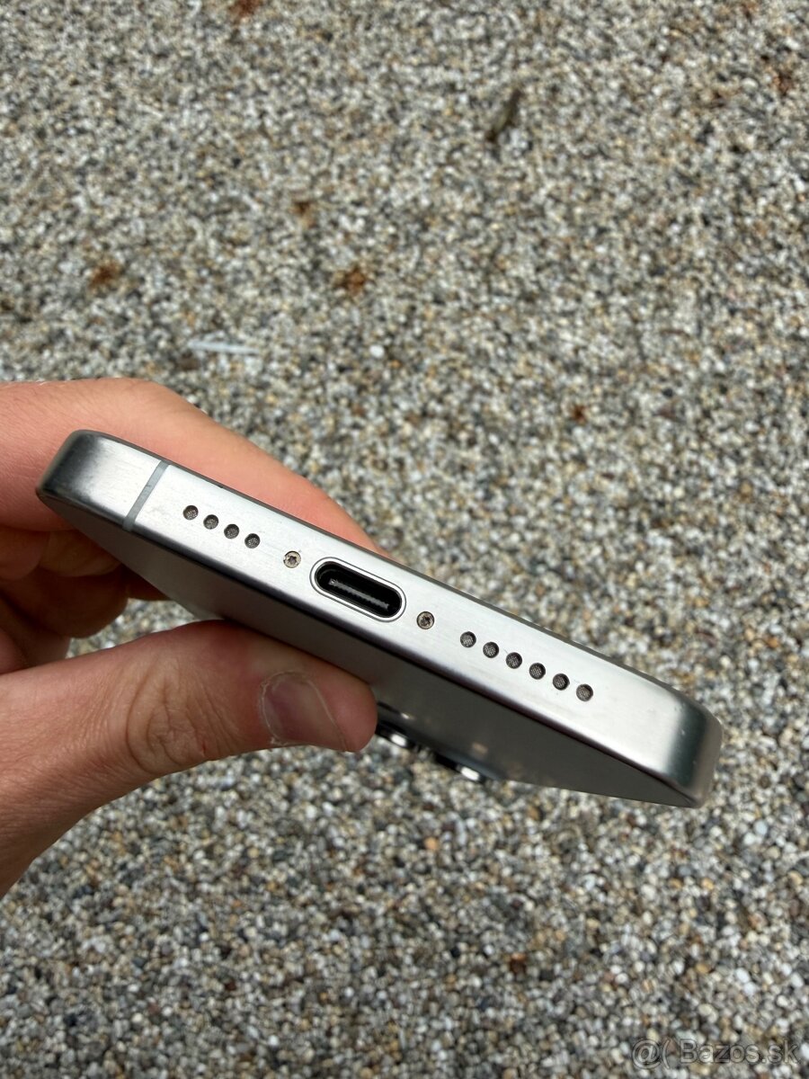 IPhone 15 pro Max - baterie 100% - 5